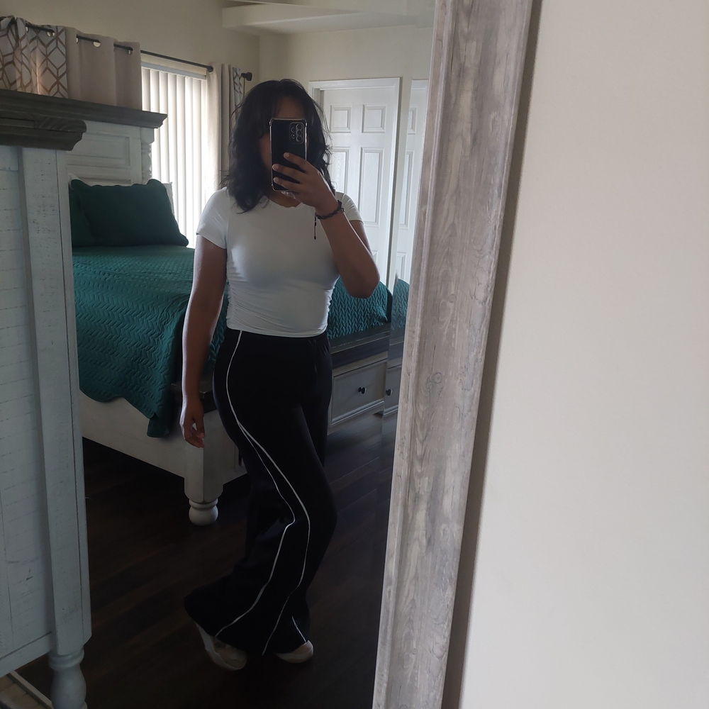 Women's Black Wide-Leg Pants - Picture 3 of 8